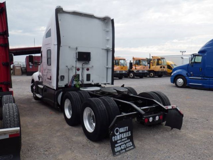 2016-kenworth-t680-image-11