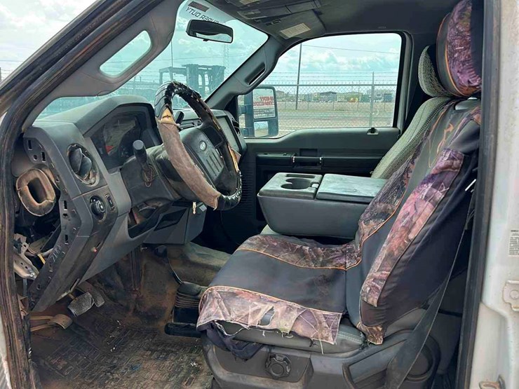 2013-ford-f550-image-6