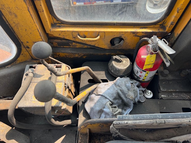 caterpillar-966c-image-13
