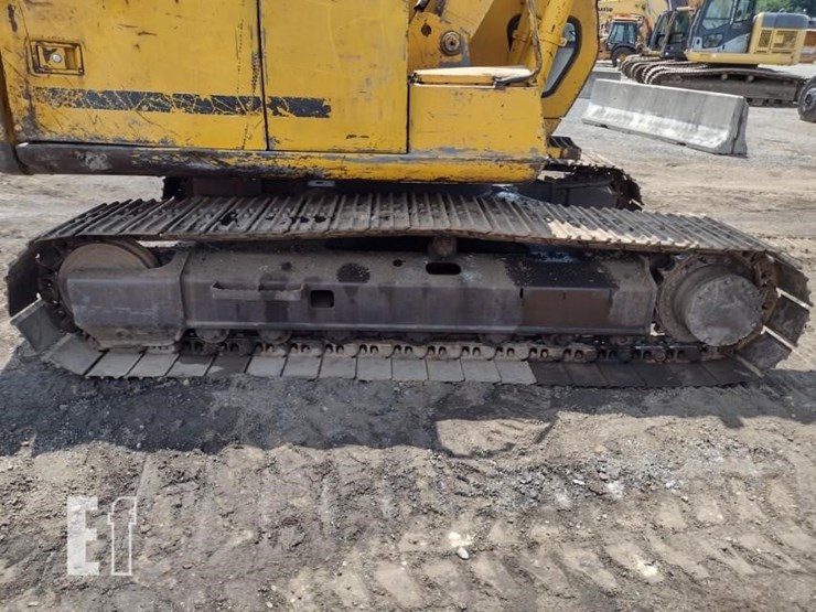 1992-deere-490e-image-23