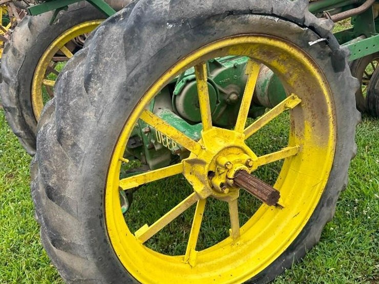 john-deere-b-image-4
