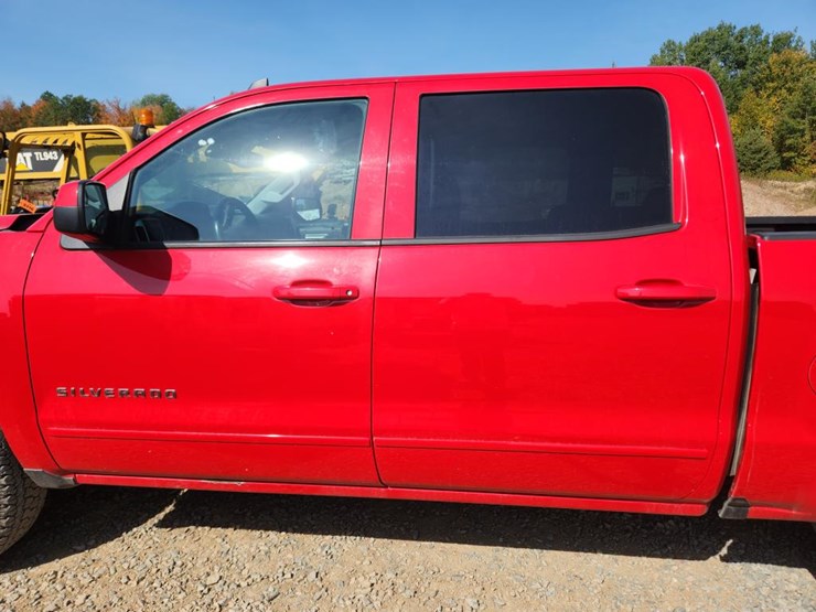2018-chevrolet-silverado-image-17