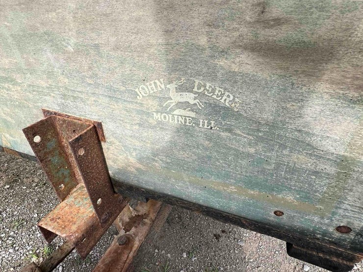 john-deere-wooden-sided-wagon-image-17