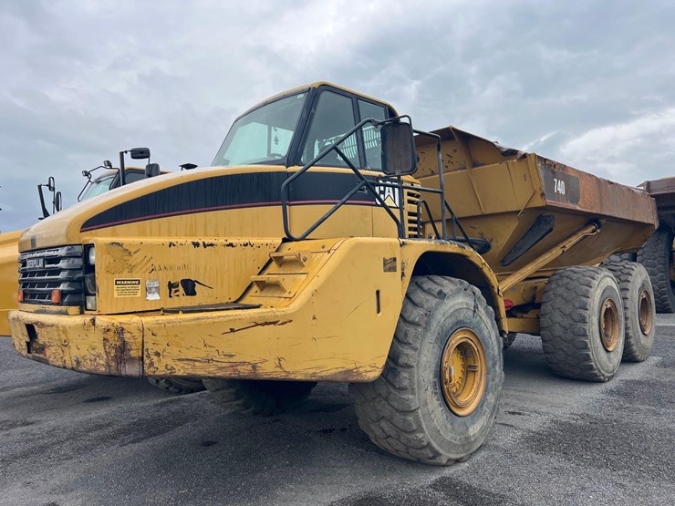 caterpillar-740-image-3