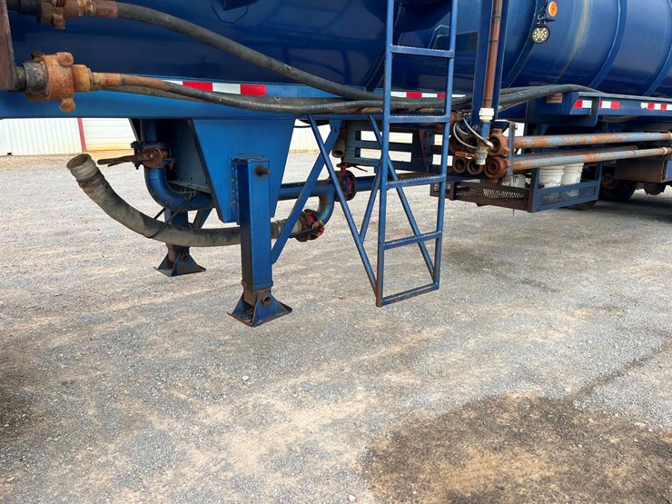 2013-kenworth-t800-image-22