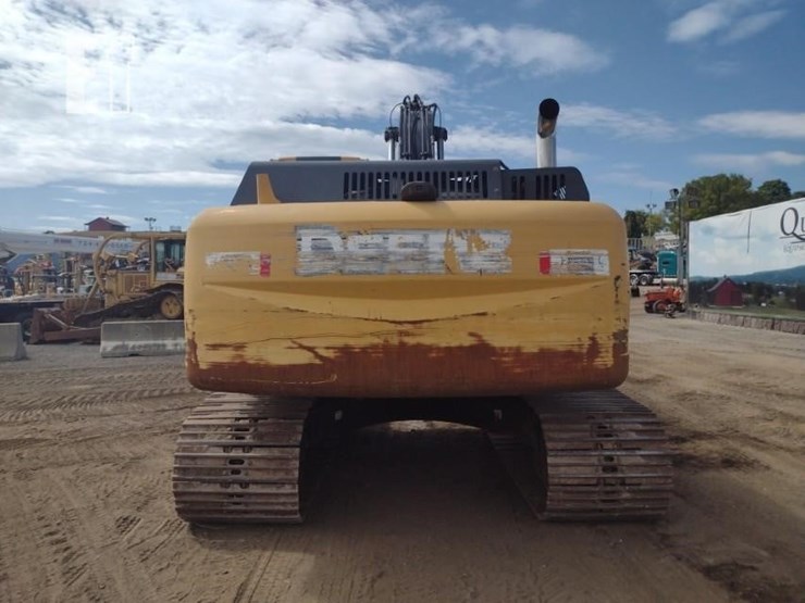 2013-deere-210g-lc-image-4