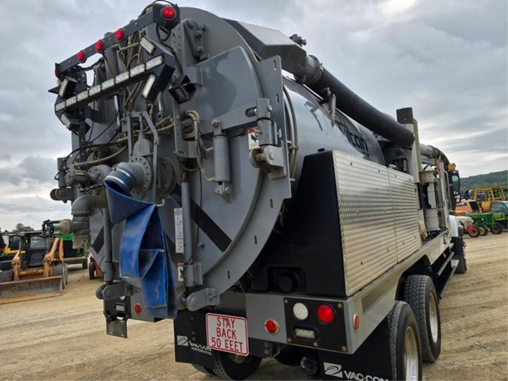 freightliner-114sd-image-7