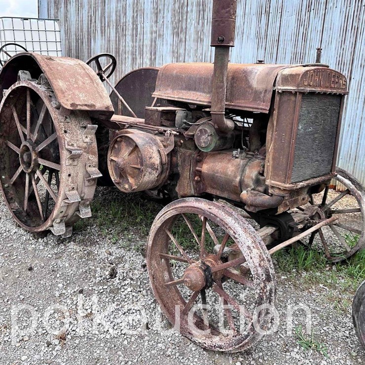 JOHN DEERE D