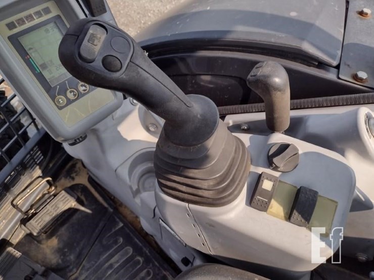 2018-deere-35g-image-9