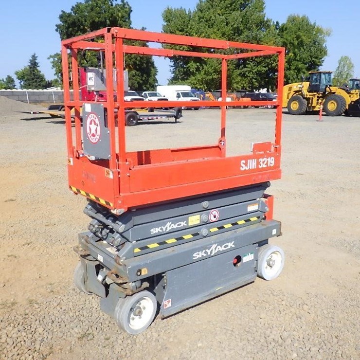 2017 SKYJACK SJIII3219