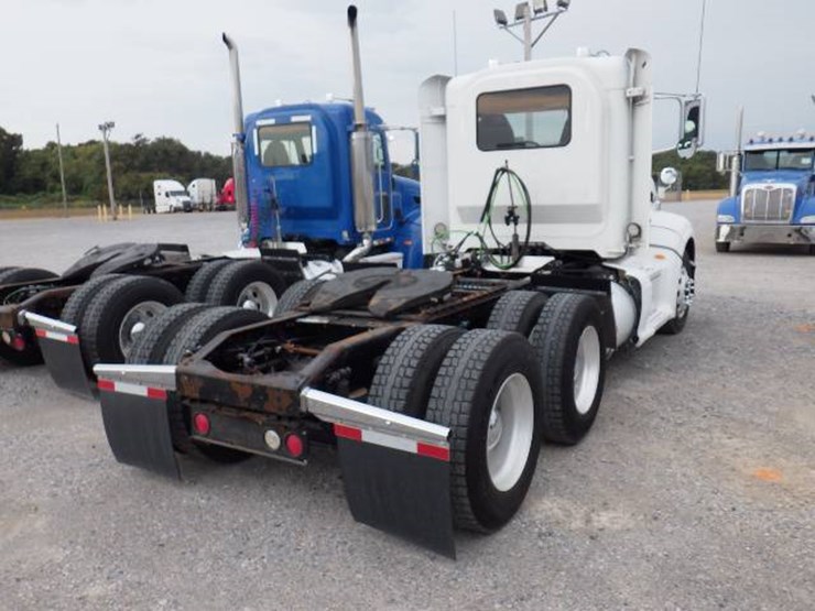 2007-peterbilt-386-image-8