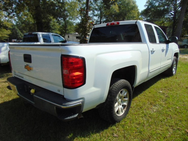 2015-chevrolet-silverado-image-3