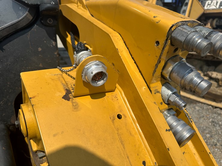 2018-caterpillar-299d2-xhp-image-30