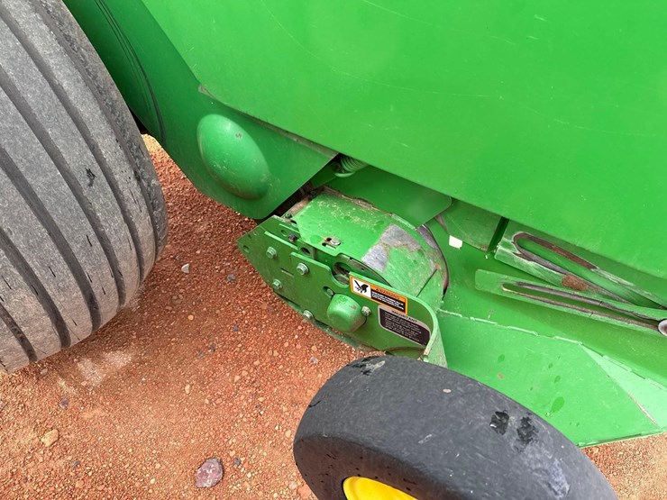 2014-john-deere-569-image-17
