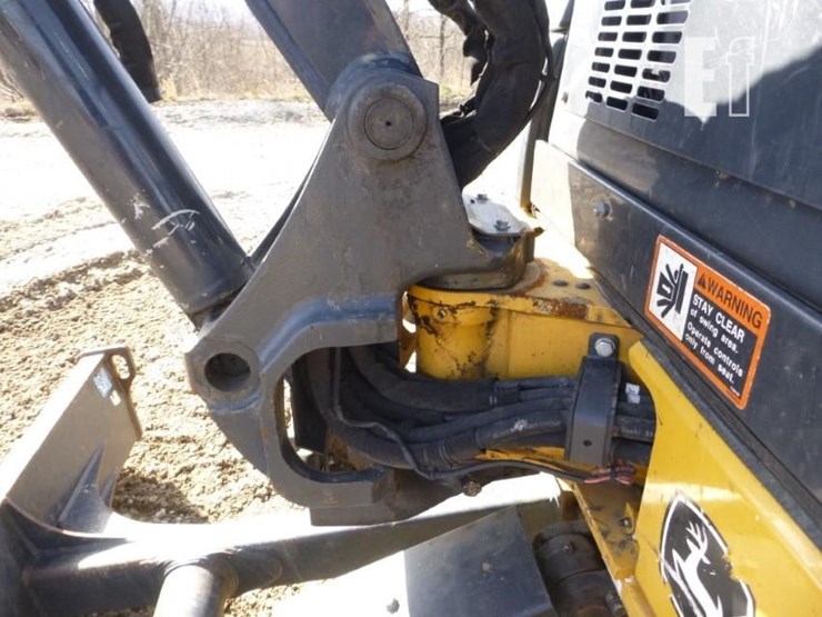 2022-deere-35g-image-26