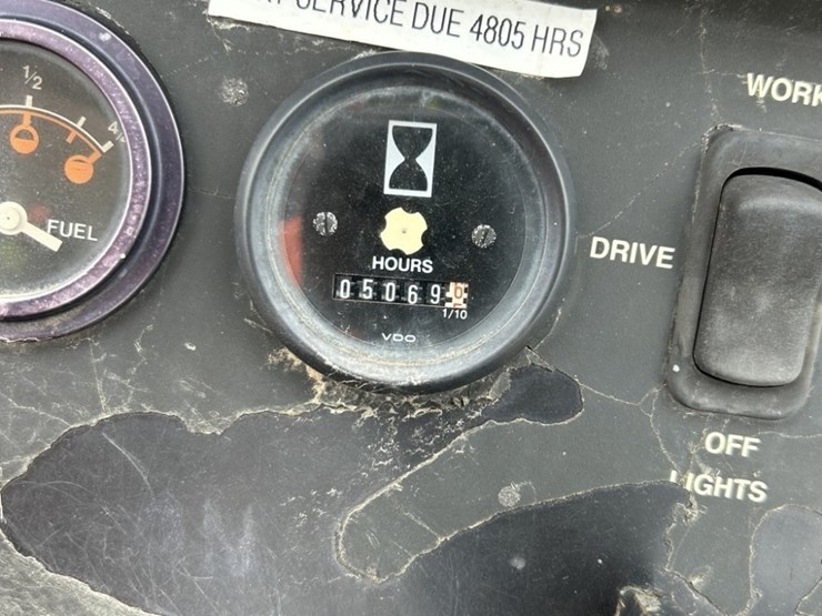 deere-210le-image-17