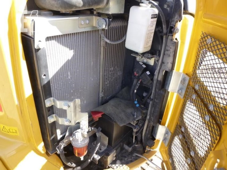 2022-deere-35g-image-44