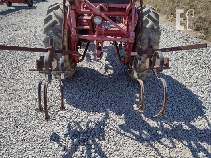 farmall-140-tractor-w/cultivators-5760-image-14