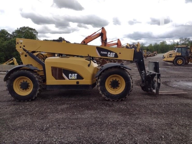 2013-caterpillar-tl642c-image-3