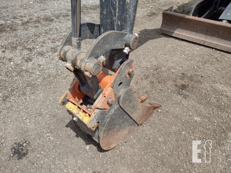 2021-deere-26g-image-15
