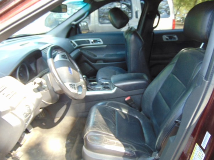 2012-ford-explorer-xlt-image-5