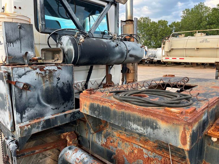 1992-mack-rd688s-image-16