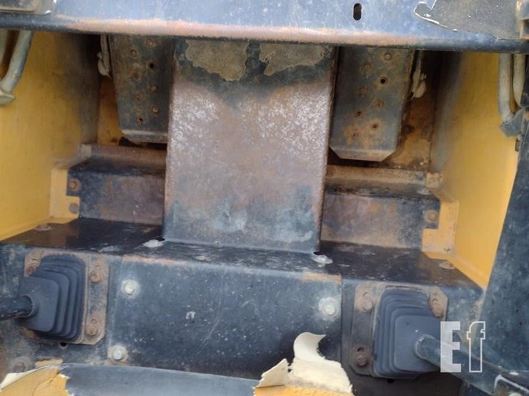 new-holland-lx885-image-11