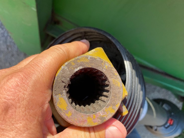 john-deere-844-image-13