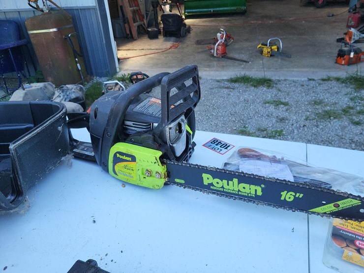 poulan-p3416-gas-chain-saw-w/case-and-tools---tag-#1048-image-7