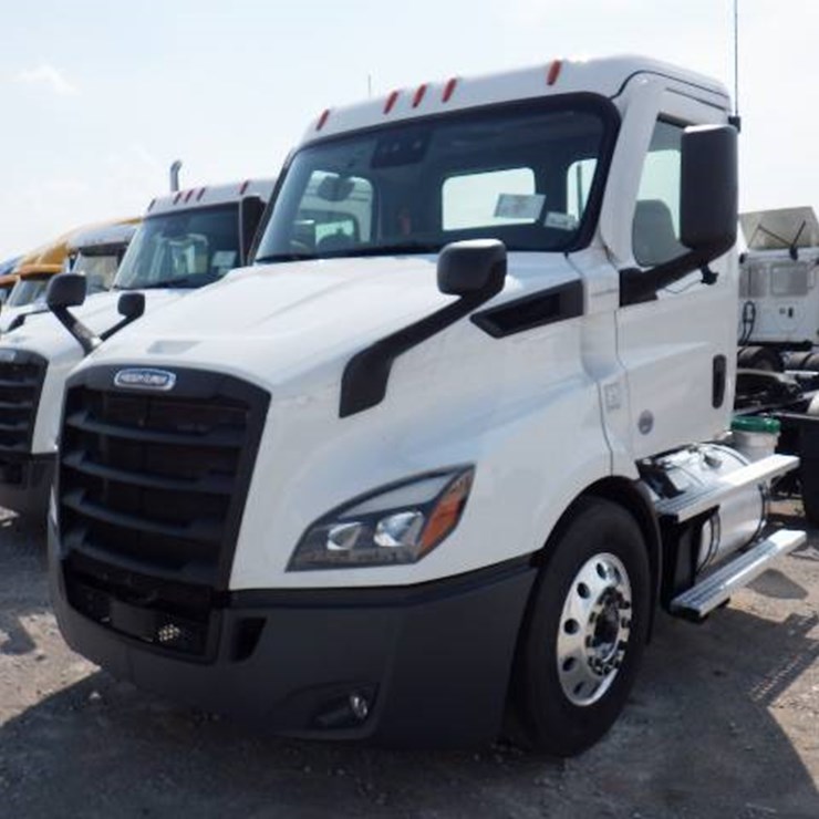 2020 FREIGHTLINER CASCADIA 116
