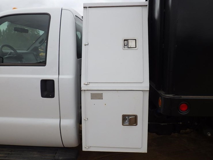 2011-ford-f550-image-13