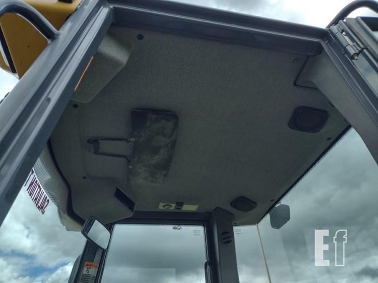 2017-deere-244kii-image-12