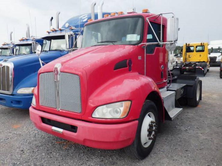 2011-kenworth-t370-image-1