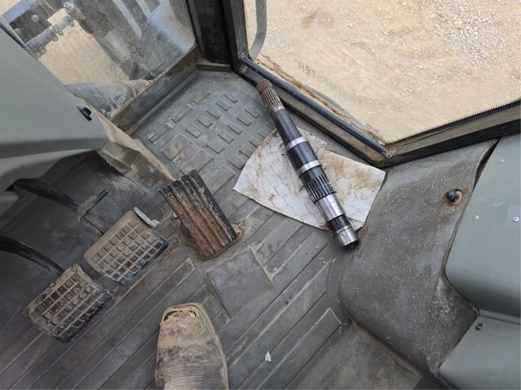 agco-white-8310-image-26