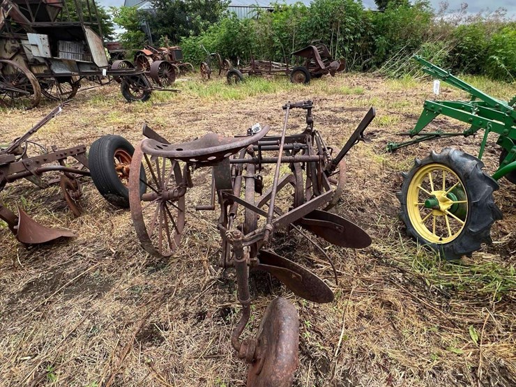 2btm-sulky-plow---12"---on-steel-wheels-image-3