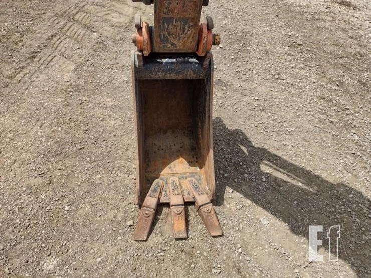 2021-deere-26g-image-13