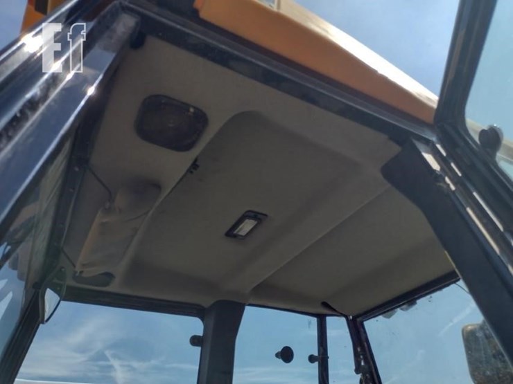 2004-caterpillar-420d-image-17
