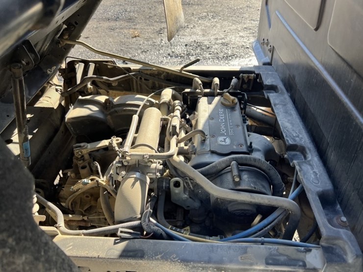 2010-john-deere-gator-image-14