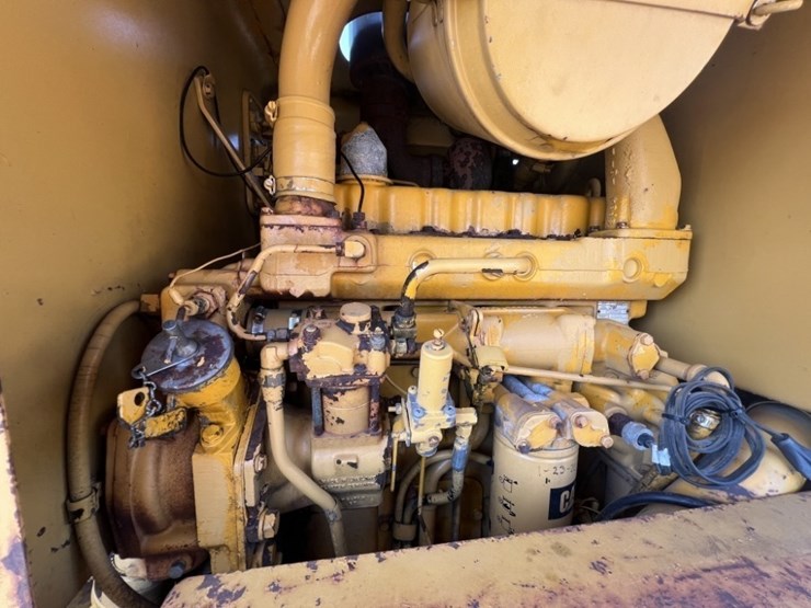caterpillar-120-image-19