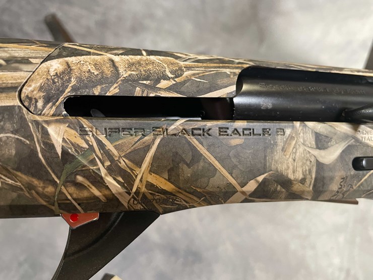 #4912-•-benelli-super-black-eagle-iii-12-ga.-semi-auto-shotgun,-sn:-u767017v-image-2