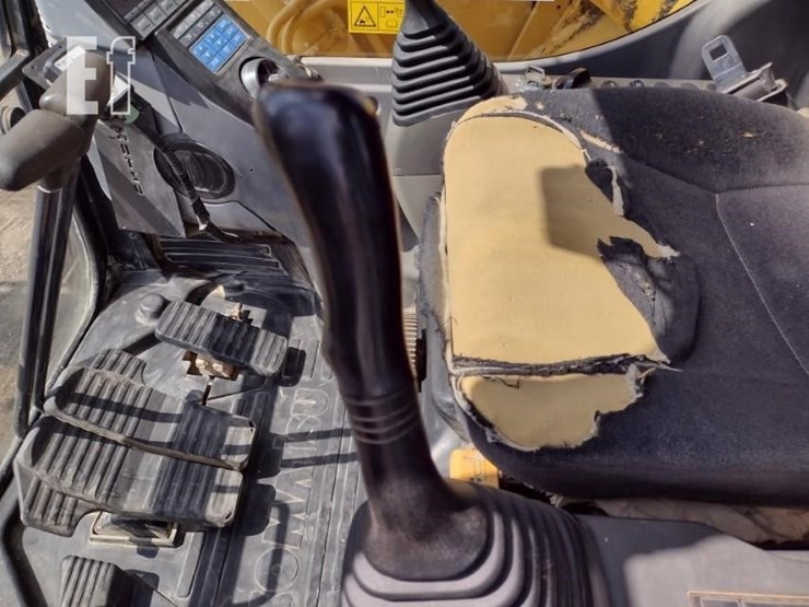 2011-komatsu-pc228us-lc-8-image-11