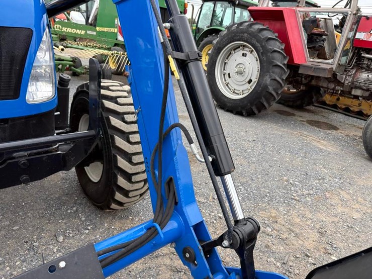 2019-new-holland-workmaster-95-image-4