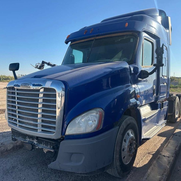 2015 FREIGHTLINER CASCADIA