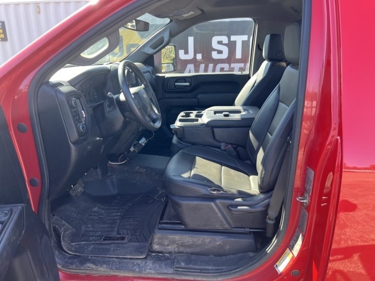 2020-chevrolet-silverado-2500-image-24
