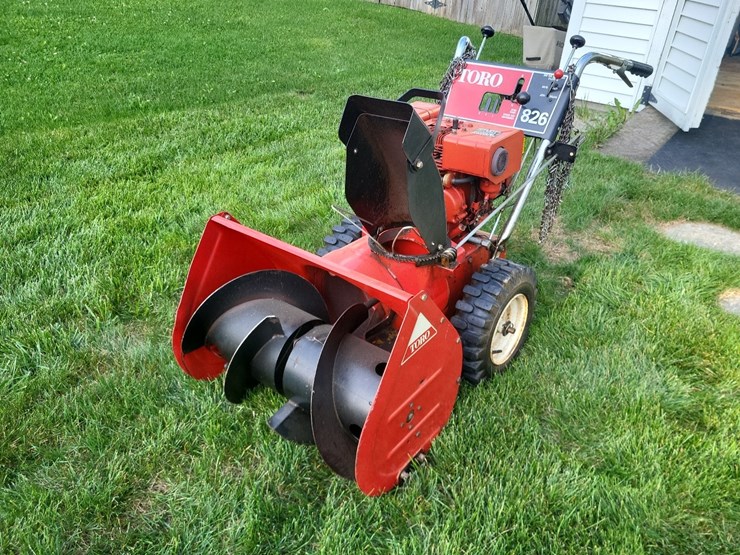 toro-826-walk-behind-snowblower-image-17