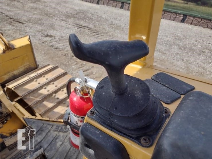 2004-deere-650h-image-9