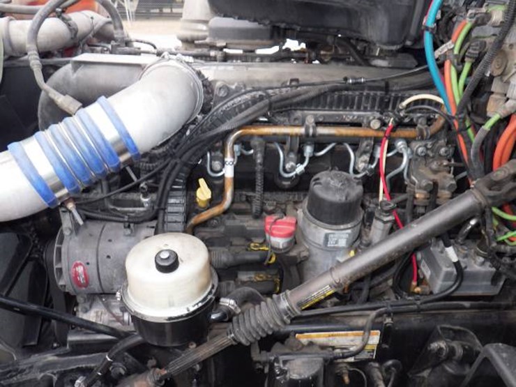 2018-peterbilt-579-image-15