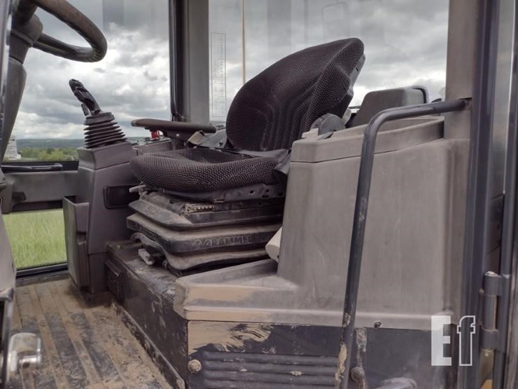 2017-deere-244kii-image-11