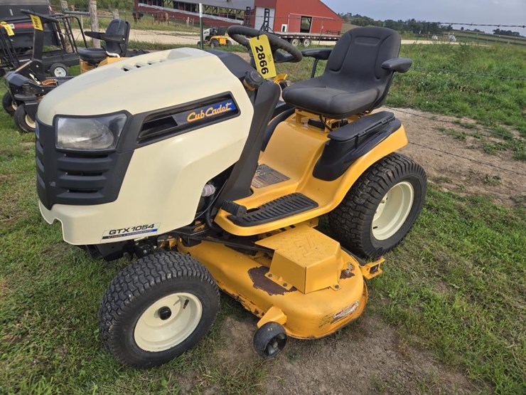 cub-cadet-gtx1054-image-2