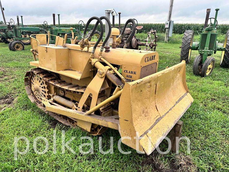 clark-air-borne-military-crawler-(no-tag)-image-2